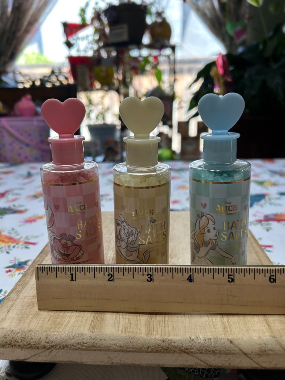 “Alice In Wonderland” Disney Scented Bath Salts with Heart Shaped Stoppers NEW - Picture 10 of 10